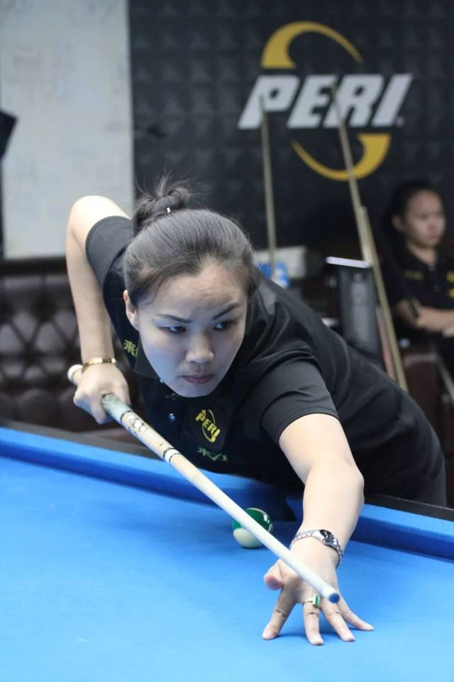 地的旅游人 地的旅游人