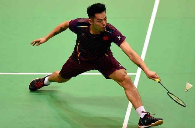 行更严格的 行更严格的